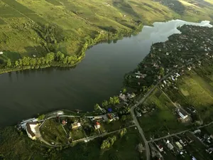 Lacul Aroneanu, obiect de tranzacţii imobiliare - Foto: ZdI