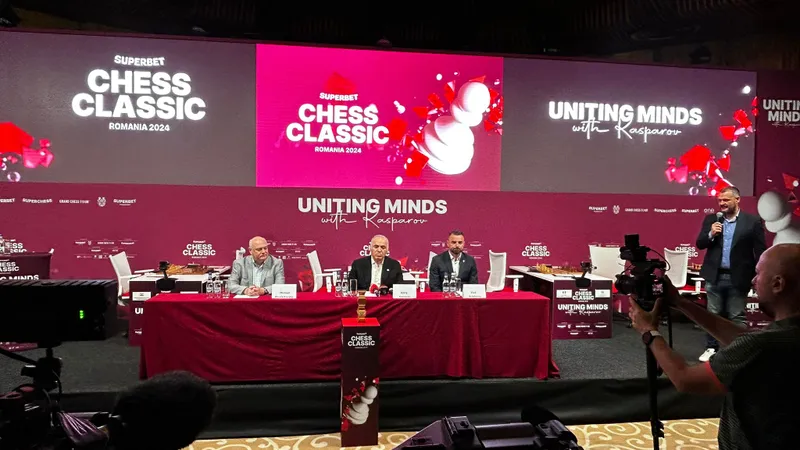 Garry Kasparov, la București: Mă simt în siguranță în România, nu și în Ungaria sau Austria - Foto: NW