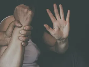 O femeie din Bacău a fost agresată și tâlhărită în gara din Roman. Agresorul a fost reținut - Foto: Arhiva