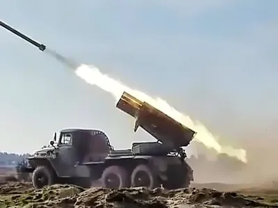Rușii au bombardat o școală din Sumî cu rachete Grad/FOTO: Captura Youtube
