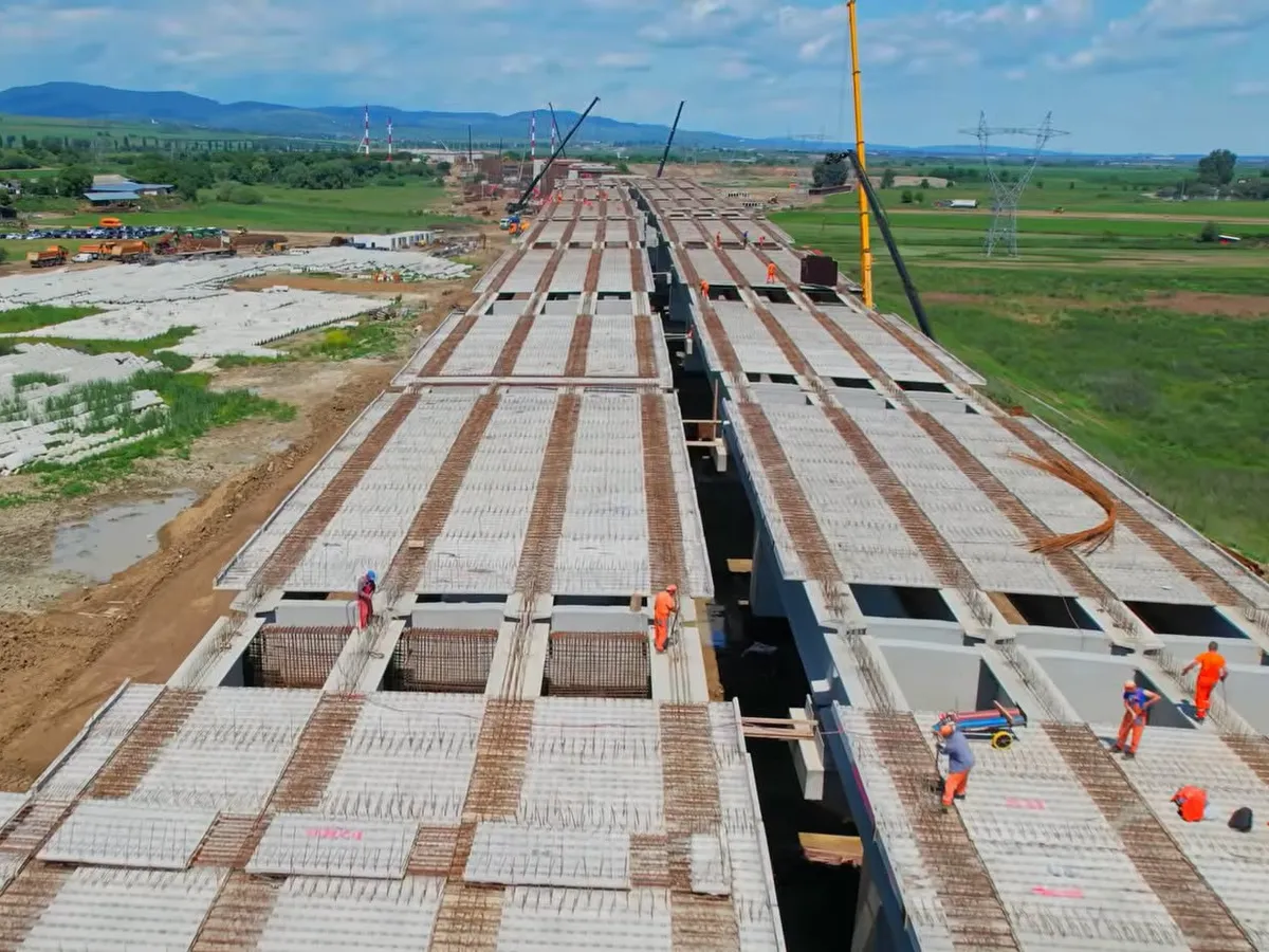 Lucrări pe Autostrada Moldovei - Foto: Facebook / Horațiu Cosma