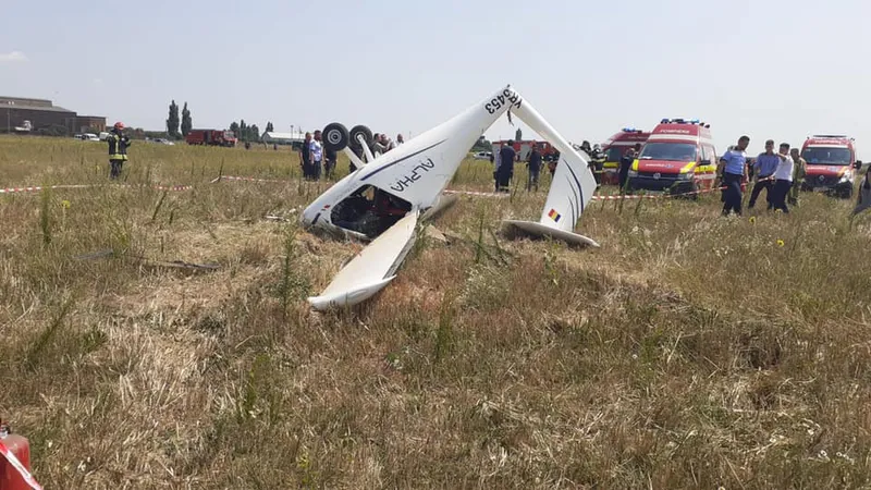 Un avion de mici dimensiuni s-a prăbuşit în Chitila/FOTO: Facebook/ISUBIF
