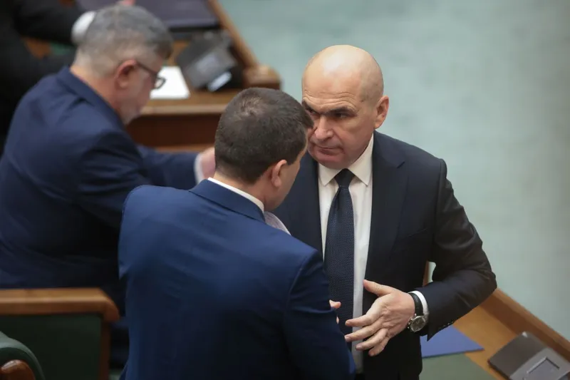 Premierul Ilie Bolojan, &icirc;n Parlament - Foto: INQUAM PHOTOS/George Călin