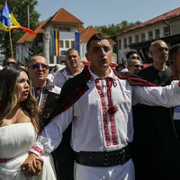George Simion, întrebat de darul de nuntă de 400.000€. „Faceți pe prostul! Am luat brânză și țuică” - Foto: INQUAM PHOTOS / Octav Ganea