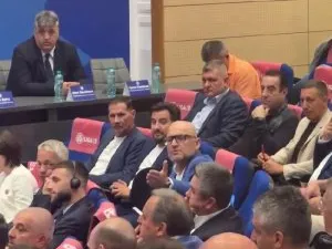 Scene incredibile cu Adrian Mititelu la FRF, în fața lui Burleanu: 'Hai, sclavii, luați-i apărarea!' | VIDEO