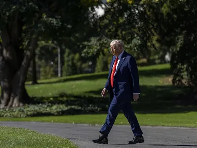 Donald Trump, pregătindu-se să plece de la Casa Albă, cu elicopterul Marine One - Foto: Profimedia Images