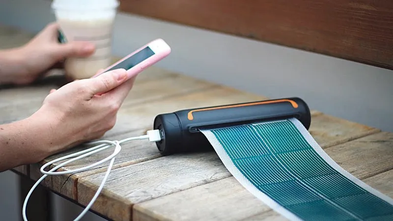 SOUL Solar Scroll Portable Solar Charger