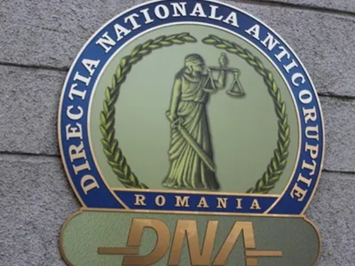 Directorul Direcției economice din Ministerul Transporturilor, Petre Neacşa, reținut de DNA. / Foto: realitatea.net