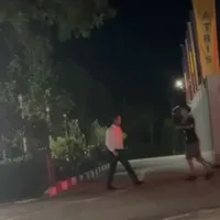 Cadidat PSD, filmat când se bătea cu un elev - Foto: Captură video