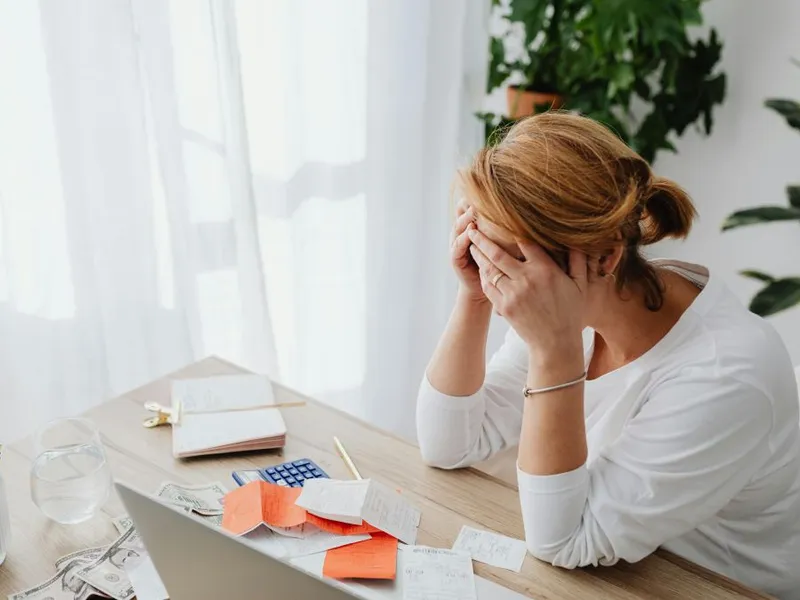 Oamenii de afaceri se pronunţă din nou contra impozitului pe cifra de afaceri - Foto: Pexels/Kaboompics.com