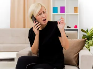 Escrocherie prin telefon. „M-au întrebat dacă soțul  își prelungește contracul la jocuri de noroc” - Foto: Freepik (rol ilustrativ)