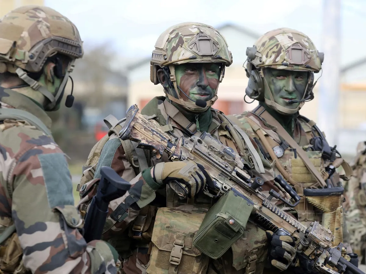 Putin, informat de spionii săi că 2000 de soldați din Legiunea Străină a Franței intră în Ucraina