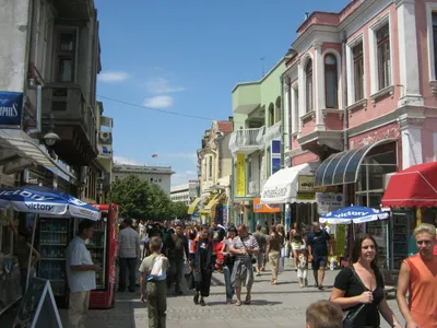 Stradă pietonală din centrul oraşului Burgas - Foto: Wikipedia/Balkanregion/CC BY-SA 3.0