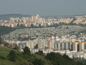 Un complex rezidențial va fi construit pe un cimitir la Cluj. Urmează să fie mutate mormintele - Foto:  News / imagine cu caracter ilustrativ