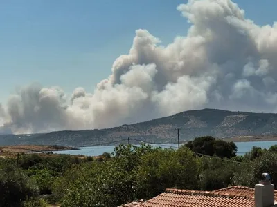 VIDEO Incendiu pe insula Lesbos. Turişti şi localnici au fost evacuaţi  / twitter