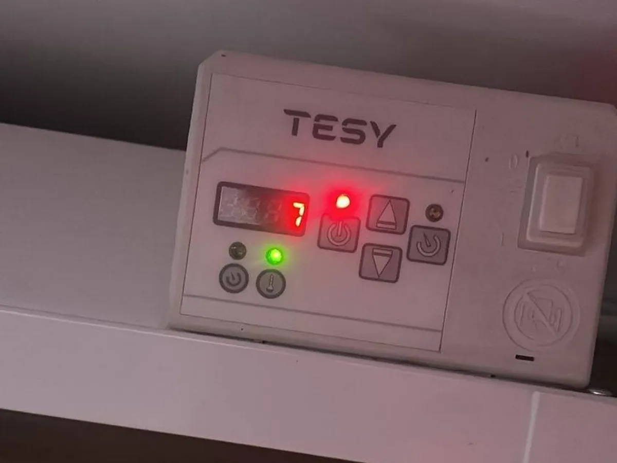 Polițiștii îngheață în birouri. 7-10 grade Celsius, în Secţia Regională de Poliţie Transporturi Bucureşti