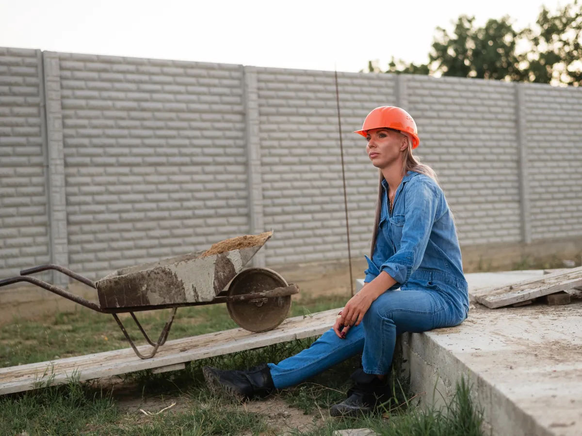 Amendă 1.000 lei dacă nu respecți înălțimea gardului dintre vecini. Care trebuie să fie înălțimea maximă?