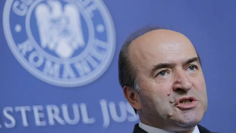 Tudorel Toader se asigură că nimeni nu îl poate bloca. Foto Inquam Photos