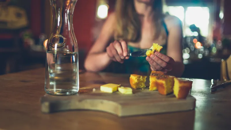 Ce se întâmplă în corpul tău atunci când mănânci pateu vegetal? De ce să NU îl mai consumi în post? - Foto: Profimedia Images (imagine cu rol ilustrativ)