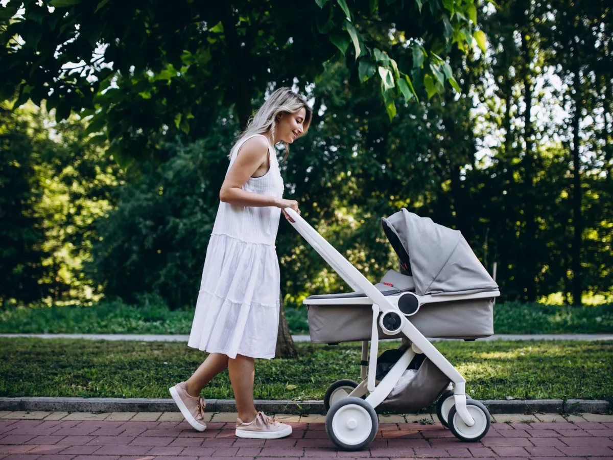 Ajutor de 15.000 de lei de la Primăria Capitalei pentru cei care vor să aibă copii. Care e condiția?