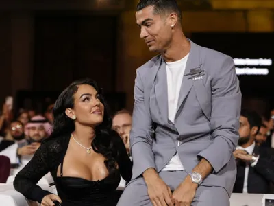 FOTO Cristiano Ronaldo nu s-a putut abține, după ce sute de oameni au apărut la biserică pentru nunta lui cu Georgina