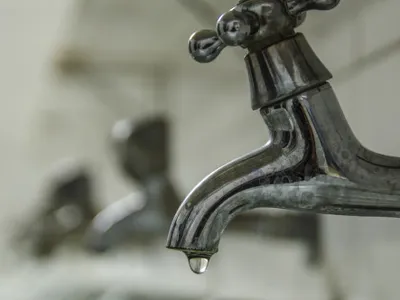 Un cuplu polonez, acuzat că a înșelat cea mai mare centrală electrică pe cărbune din Europa cu circa 5 milioane de euro. „Apă chioară”