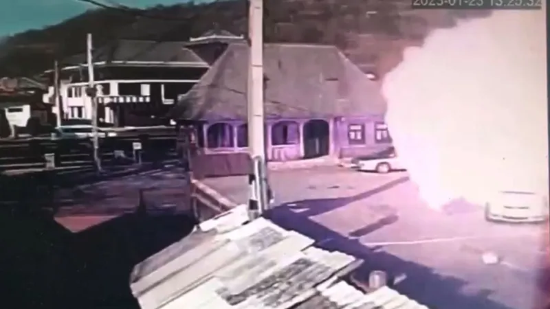Momentul exploziei rulotei - Foto: Captură video