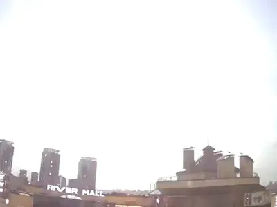 Lumină ciudată pe cerul Kievului - Foto: captură video Twitter/Insider Paper