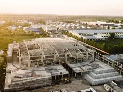 „Capitala aluminiului” din România va avea sală polivalentă cu 2.861 locuri - euro24info.com