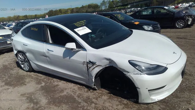 Tesla dă vina pe șoferi pentru probleme de fabricație: sar roțile, se rup planetarele - Foto: reuters.com