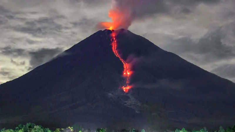 Erupție vulcanică/FOTO: Getty