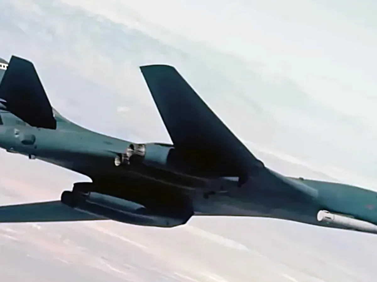 B-1B cu racheta hipersonică - Captură US Air Force via twz.com
