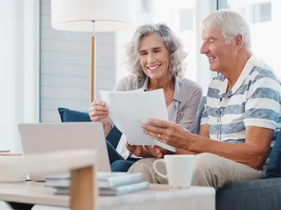Pensionari cu documente Foto: Freepik (rol ilustrativ)