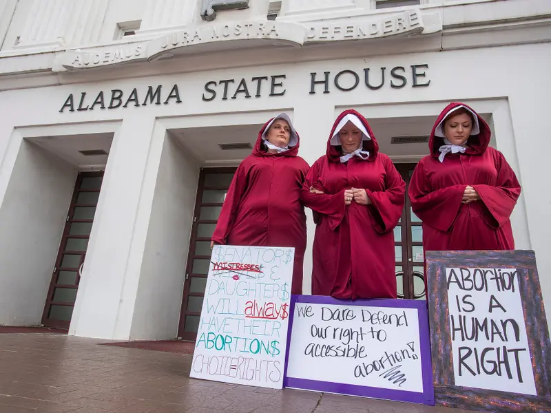 Activiste pro-choice, înainte de votarea legii. Foto: NY Times via AP