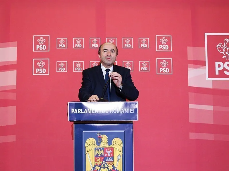 Tudorel Toader se simte bine în sânul partidelor roșii:  azi la PSD, acum 35 de ani la PCR