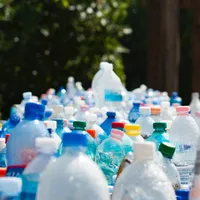 38.000 de tone de deșeuri, colectate și reciclate fictiv. Poliția face 24 de percheziții. / Foto: playtech.ro