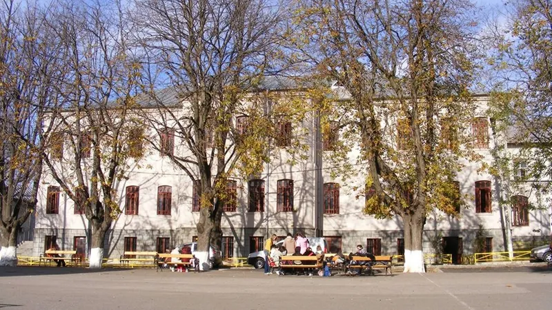 Lupta pentru contract la un liceu ieșean. Prețul ofertei câștigătoare a atras mânia unui concurent -Foto: ZiaruldeIasi(imagine cu caracter ilustrativ)