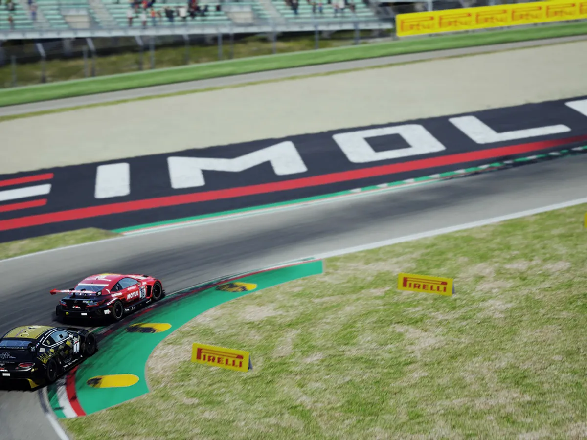 Runda inaugurală de la Imola a fost gazda unei bătălii intense.