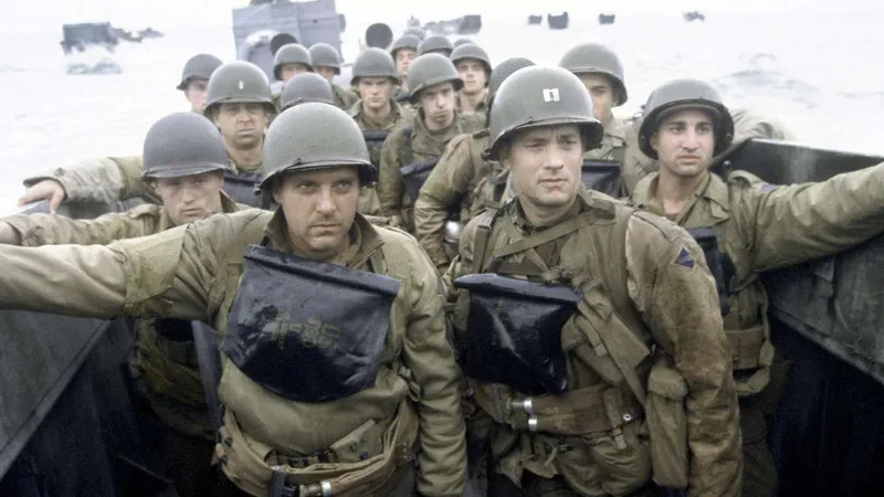 Tom Sizemore, alături de Tom Hanks - Foto: Everett / People