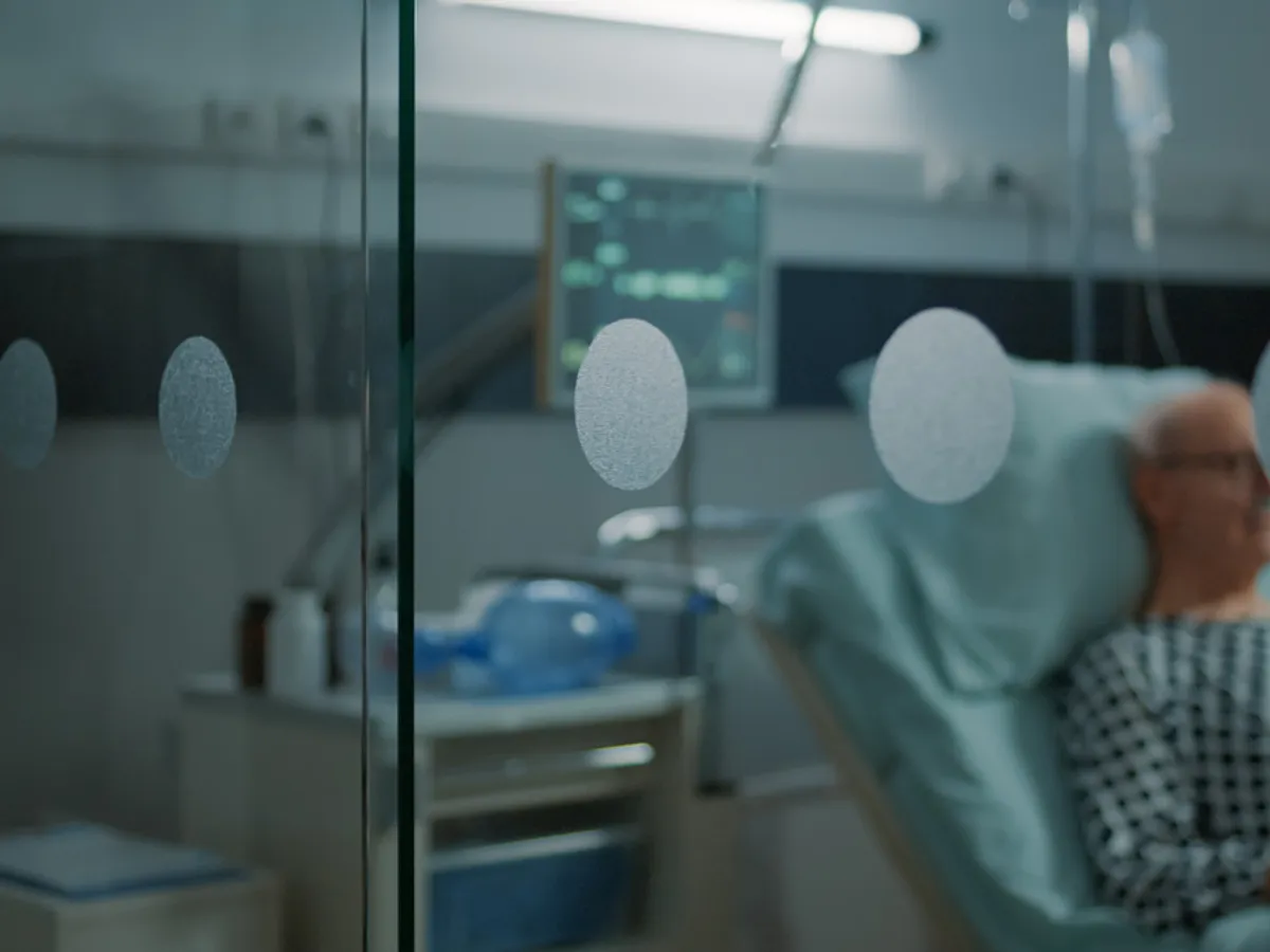 Bolnav internat în spital - Foto: magnific.com (Imagine cu rol ilustrativ)