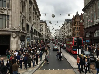 The Conversation: Românii, cei mai puțin doriți imigranți din Marea Britanie. „De ce au venit la noi?”