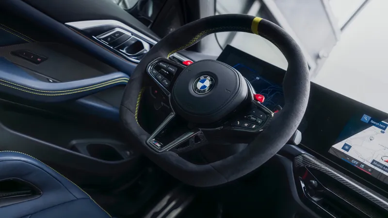 BMW îi dedică un model M lui „Il dottore” la 46 de ani. Vor să-și ia și câțiva români. Cât costă - Foto: BMW