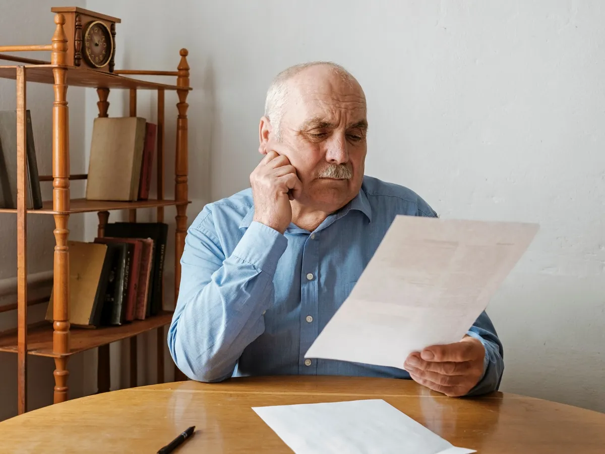 Pensionar cu grupe a obținut o pensie cu 3.000 lei mai mare în instanță. Punctaje crescute cu 50%