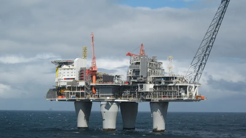 Norvegia desfășoară soldați la platformele de petrol și gaze /foto: wikipedia