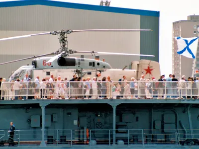 Elicopter Kamov Ka-27PS „60 Roșu”, la bordul distrugătorului rus „Admiral Levchenko” - Foto: Profimedia Images (imagine cu  rol ilustrativ)