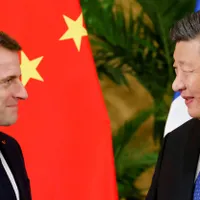 Macron îi cere lui Xi să facă tot posibilul pentru a-l aduce pe Putin la masa negocierilor - FOTO: Profimedia