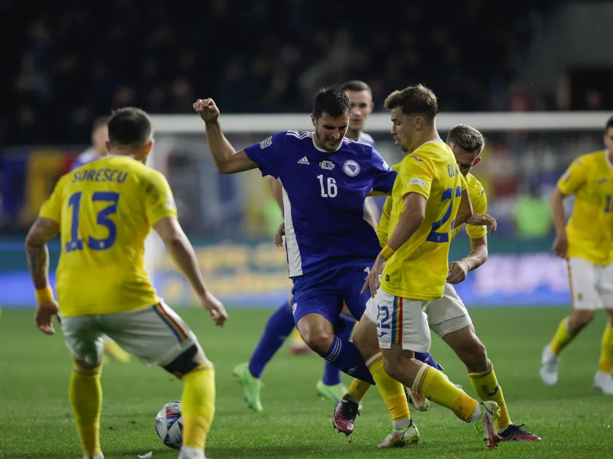 România joacă fotbal - Foto: INQUAM PHOTOS / Octav Ganea