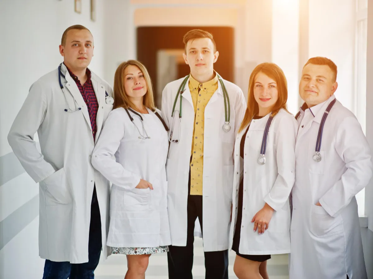 Medici -Foto: Magnific (rol ilustrativ0
