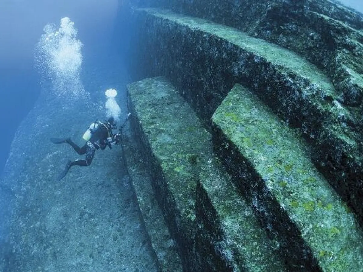 Piramida scufundată care rescrie istoria omenirii - Foto: scubadiving.com
