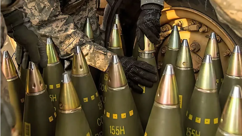 NATO va investi în muniție de 155 mm pentru Ucraina și cere aliaților să nu o țină la păstrare - Foto: thedrive.com (imagine cu caracter ilustrativ)